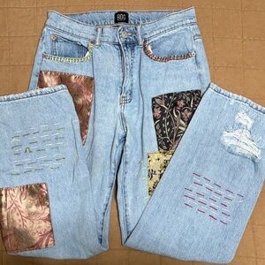 BDG URBAN OUTFITTERS COWBOY JEANS PATCHES DISTRESSED STRAIGHT LEG HIGH WAIST 27